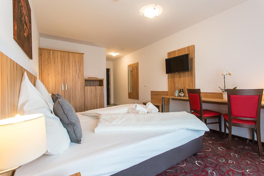 Schaefer Boardinghouse Apart otel Gröbenzell Dış mekan fotoğraf